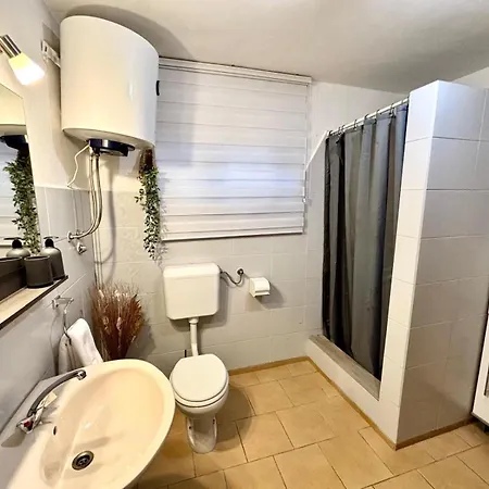 Ferienhaus In Mit Grossem Garten *
