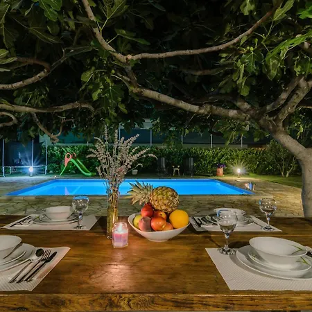 Ferienhaus In Mit Grossem Garten Posedarje
